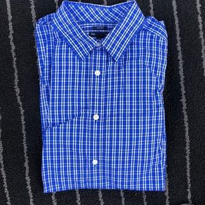 GAP MEN’S DRESS SHIRT SIZE: MED
